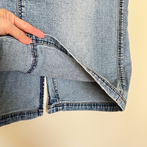 EXPRESS Jeans Womens Denim Mini Skirt 3/4 Small Low-Rise Stretch Back Slip - Picture 9 of 17